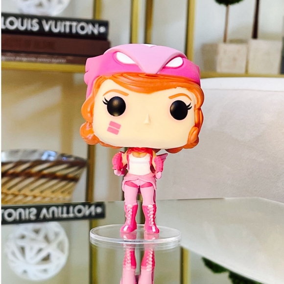 DC Bombshells Hawkgirl Target Exclusive Funko Pop #223. - Picture 2 of 3